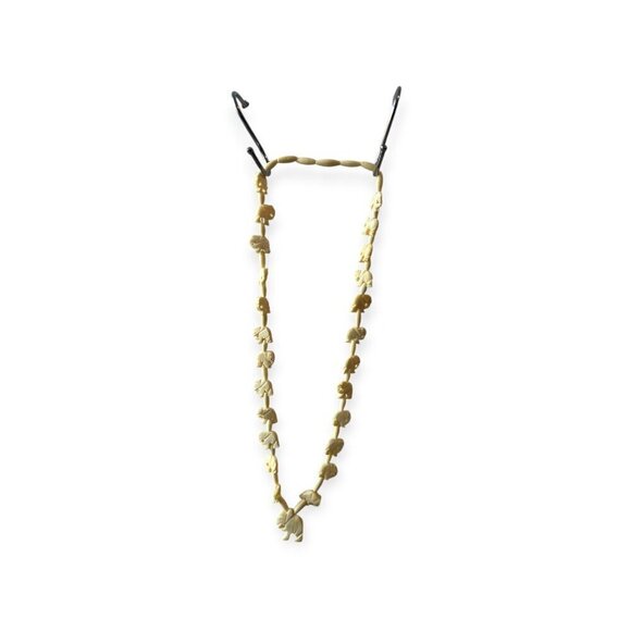 Vintage Carved Elephant Necklace from India, 70s - Picture 8 of 8